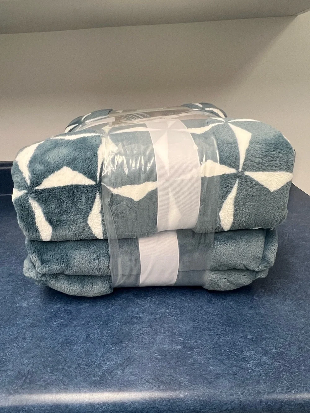 Retreat Plush Throw Blankets (2-Pack)
